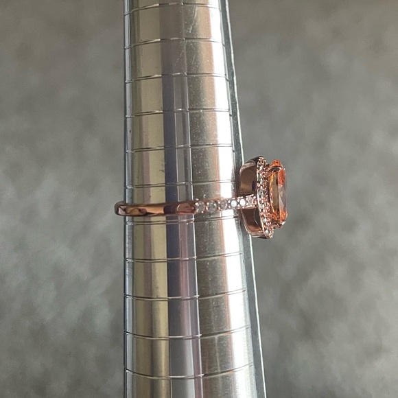 💛 2/$20 💛 Fragrant Jewels ring. Sz 7 - Picture 2 of 2